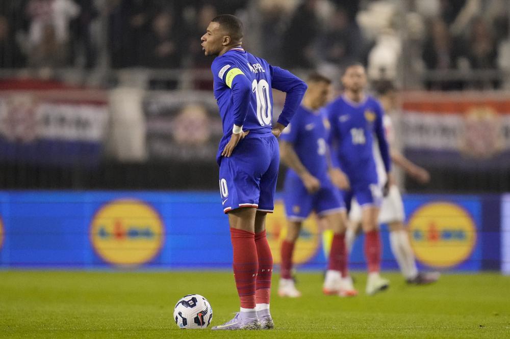 TA：曼联连续88个赛季有自家青训球员出战的纪录面临终结危机